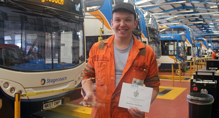 ​ENGINEERING IN THE BLOOD AS JONATHAN WINS REGIONAL APPRENTICE OF THE YEAR AWARD