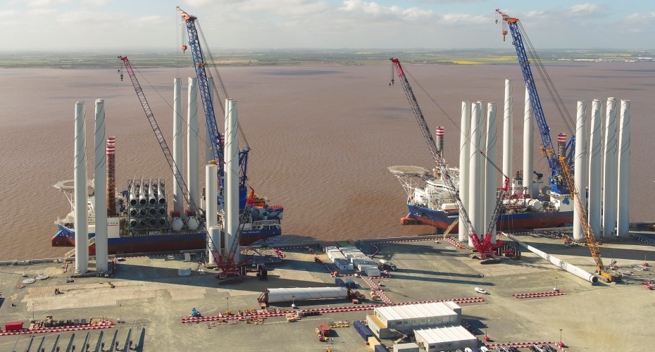 Lifting specialists improve safety and efficiency on wind turbine assembly site